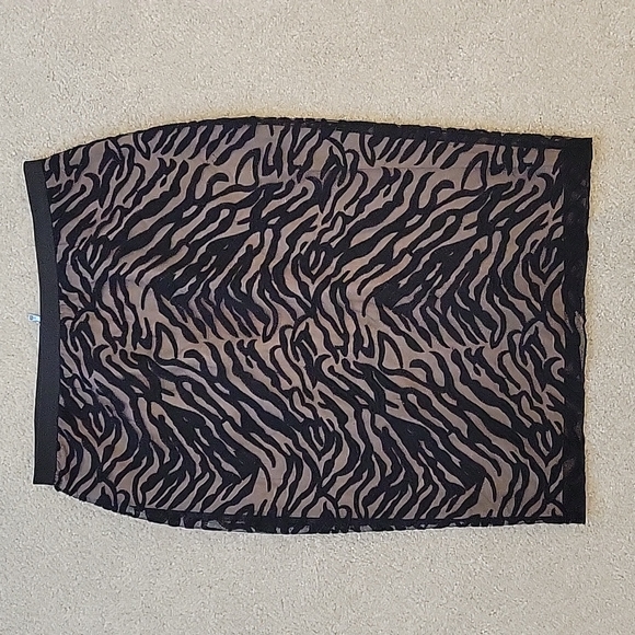 BCBGMaxAzria Irisa Pencil Skirt Size M - Picture 1 of 8